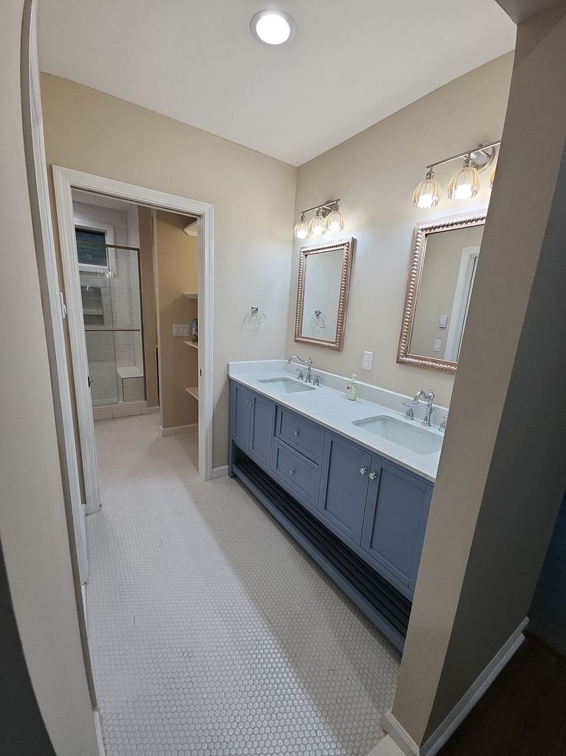 Bathroom remodeling project photo